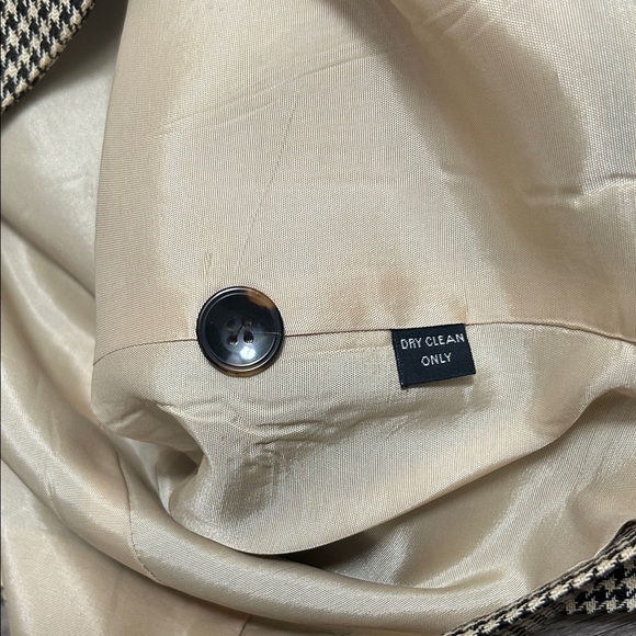 Ellen Tracy Houndstooth Blazer - Picture 4 of 8